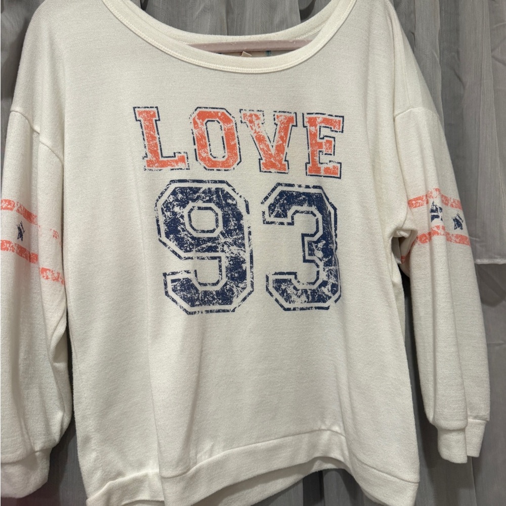 Almost Famous White and Blue Graphic Sweater